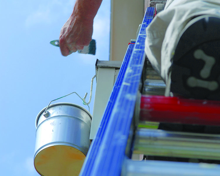 Why Painting Early Beats the Summer Heat